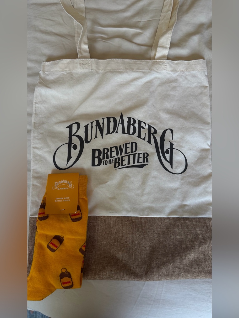 Bundaberg Set Men's Yellow Ginger Beer Bottle Socks & Tote